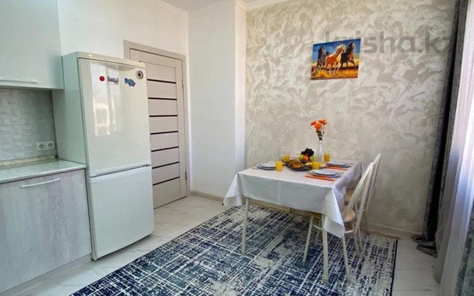 1-комнатная квартира, 43 м², 5/5 этаж посуточно, мкр Думан-2 Алматы - изображение 8