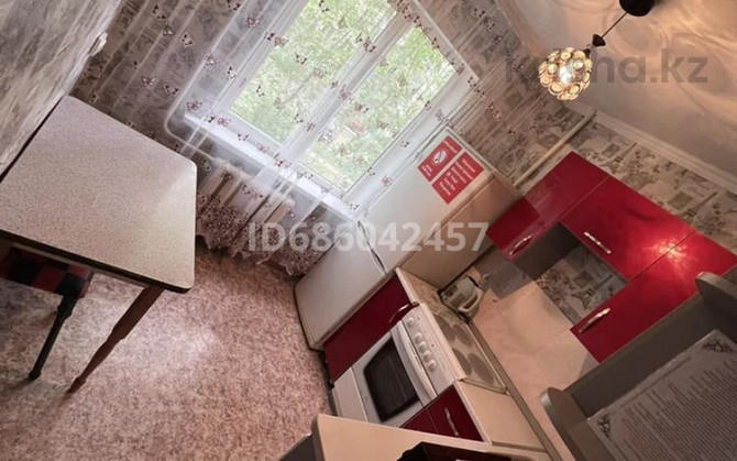 3-комнатная квартира, 53 м², 2/5 этаж посуточно, Бурова 25 — Кабанбай батыра Усть-Каменогорск - изображение 1