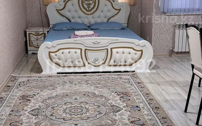 1-комнатная квартира, 50 м², 3/12 этаж посуточно, 9 улица 34/2 — Саттарханова Туркестан - изображение 1