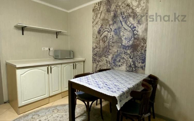 4-комнатная квартира, 95 м², 1 этаж посуточно, Кабанбай Батыра — Казахстан Усть-Каменогорск - изображение 2