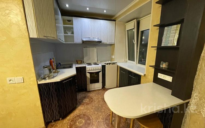 3-комнатная квартира, 80 м², 3/4 этаж посуточно, проспект Абая 3 Усть-Каменогорск - изображение 4