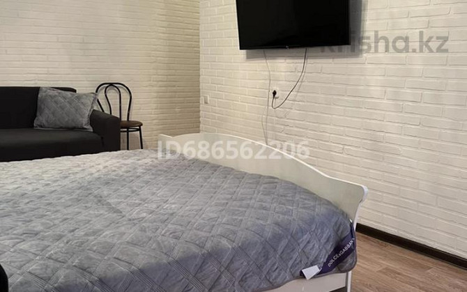 1-комнатная квартира, 30 м², 3/5 этаж посуточно, Аманжолова 2 Жезказган - изображение 3