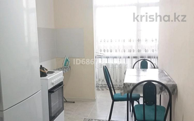 1-комнатная квартира, 35 м², 2/12 этаж посуточно, 11 улица 31/1 Туркестан - изображение 1
