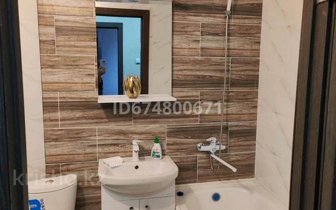 1-комнатная квартира, 33 м², 5/5 этаж посуточно, Абая 40 Петропавловск - изображение 7
