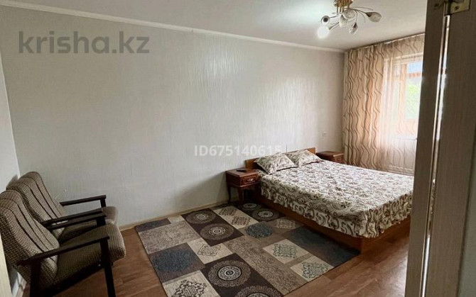 2-комнатная квартира, 33 м², 3/5 этаж посуточно, Казахстанская 133/141 — Толебаева Талдыкорган - изображение 1