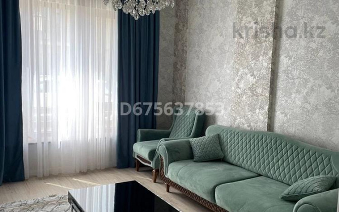 3-комнатная квартира, 75 м², 1/2 этаж посуточно, Батырбекова 27 Туркестан - изображение 1