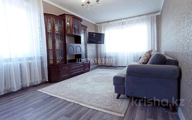2-комнатная квартира, 47 м², 4/5 этаж посуточно, Академика Бектурова 25 — Едыге Би Павлодар - изображение 1