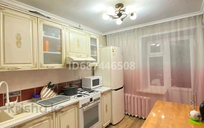 2-комнатная квартира, 49 м², 3/9 этаж посуточно, Шугаева Семей - изображение 7