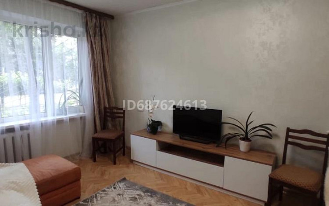 2-комнатная квартира, 50 м², 1/5 этаж посуточно, Тулебаева 39 — проспект Жибек Жолы Алматы - изображение 6