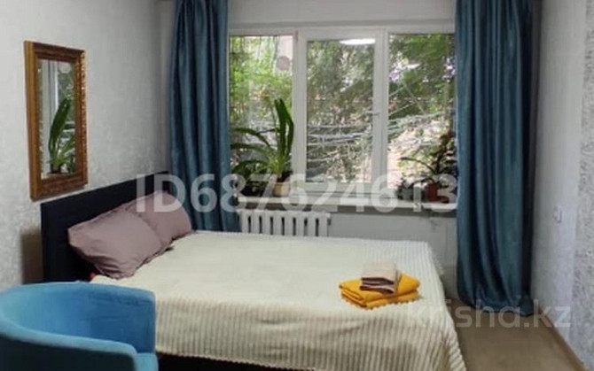 2-комнатная квартира, 50 м², 1/5 этаж посуточно, Тулебаева 39 — проспект Жибек Жолы Алматы - изображение 2