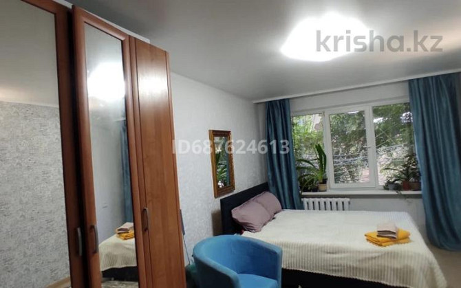 2-комнатная квартира, 50 м², 1/5 этаж посуточно, Тулебаева 39 — проспект Жибек Жолы Алматы - изображение 1