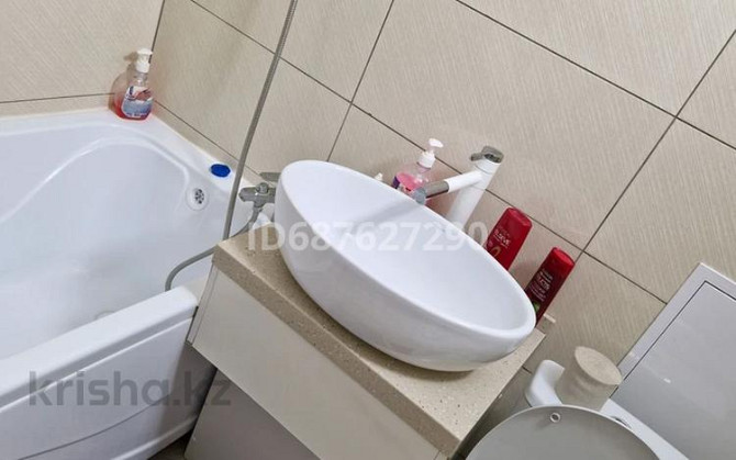 2-комнатная квартира, 45 м², 3/5 этаж посуточно, мкр Центральный, ул Махамбета Атырау - изображение 5
