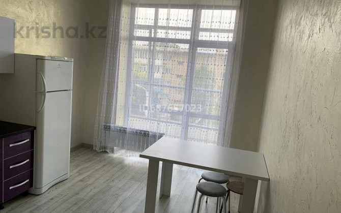 2-комнатная квартира, 67 м², 3/5 этаж посуточно, мкр Юго-Восток, Дюсембекова Караганда - изображение 3