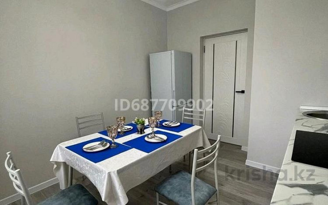 2-комнатная квартира, 76 м², 3/9 этаж посуточно, Бульвар Гагарина 21 Усть-Каменогорск - изображение 1