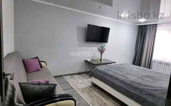 1-комнатная квартира, 42 м², 1/5 этаж посуточно, Чехова, Каженбаев 3 Атырау