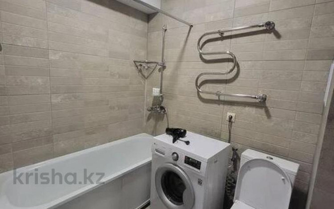 1-комнатная квартира, 46 м², 4/9 этаж посуточно, мкр. Батыс-2 1е Актобе - изображение 5