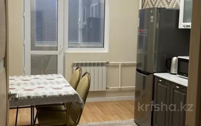 1-комнатная квартира, 46 м², 2/9 этаж посуточно, мкр. Батыс-2 14в Актобе - изображение 3