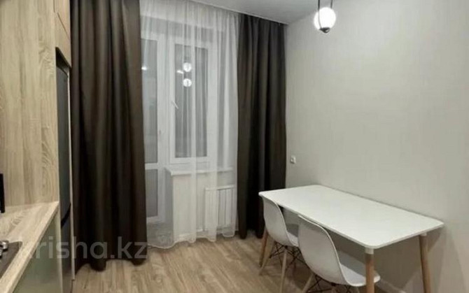 1-комнатная квартира, 46 м², 2/4 этаж посуточно, мкр 8, проспект Алии Молдагуловой 49а Актобе - изображение 4