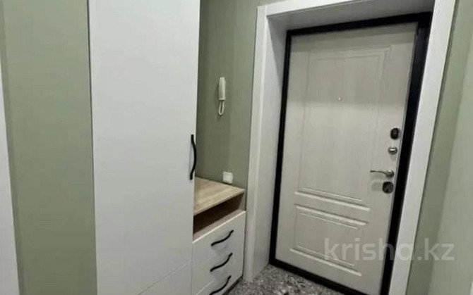1-комнатная квартира, 46 м², 2/4 этаж посуточно, мкр 8, проспект Алии Молдагуловой 49а Актобе - изображение 5
