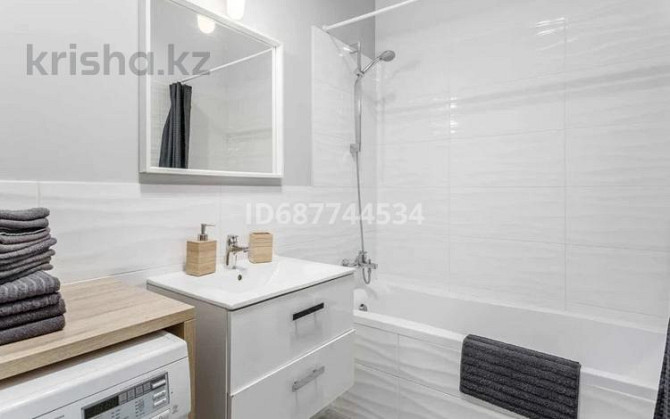 1-комнатная квартира, 40 м², 5/9 этаж посуточно, мкр Нурсая, Елорда 1 Атырау - изображение 2