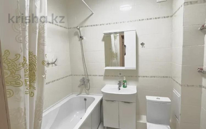 1-комнатная квартира, 46 м², 2/5 этаж посуточно, мкр. Батыс-2, проспект Тауелсиздик 12 Aqtobe - photo 5