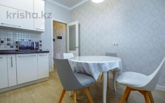 1-комнатная квартира, 46 м², 2/5 этаж посуточно, мкр. Батыс-2, проспект Алии Молдагуловой 46вк2 Aqtobe - photo 1