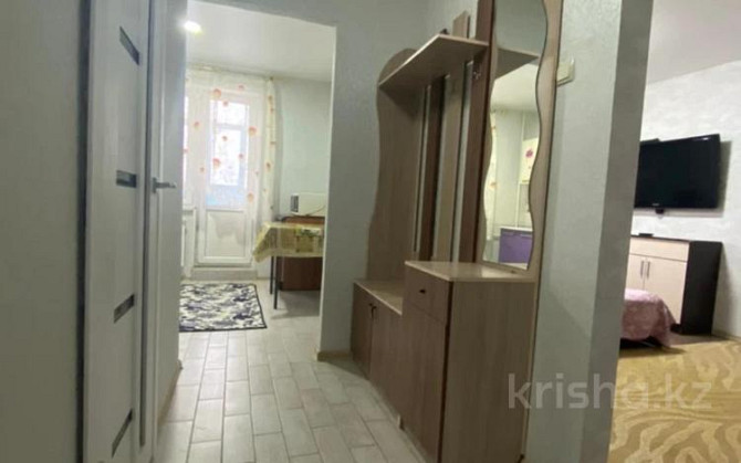1-комнатная квартира, 35 м², 1/5 этаж посуточно, мкр 8, Марата Оспанова 58 Актобе - изображение 5