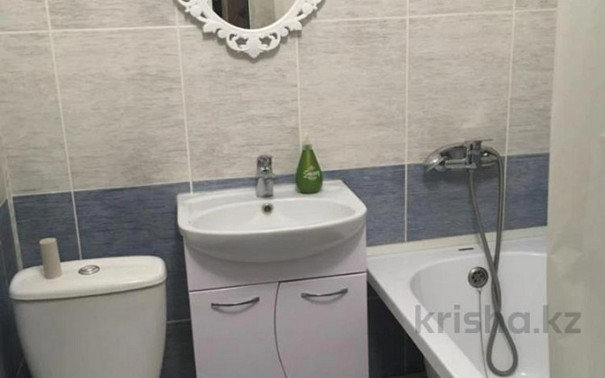 1-комнатная квартира, 35 м², 1/5 этаж посуточно, мкр 8, Марата Оспанова 58 Актобе - изображение 3