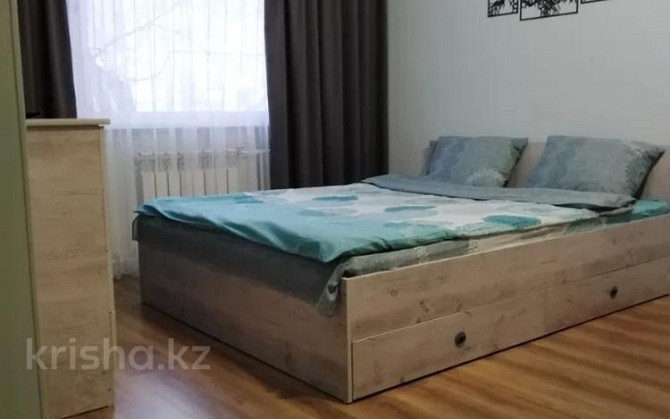 1-комнатная квартира, 46 м², 2/8 этаж посуточно, мкр. Батыс-2, проспект Алии Молдагуловой 50ак2 Актобе - изображение 6
