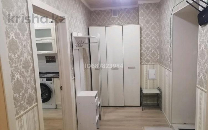 1-комнатная квартира, 37 м², 4/6 этаж посуточно, Акотау 20 — Район 8 школа Уральск - изображение 7