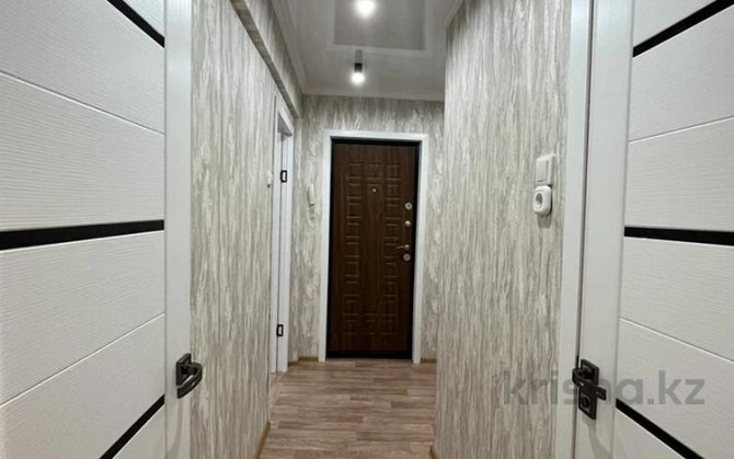 1-комнатная квартира, 34 м², 3/5 этаж посуточно, Жастар 15 — Кшт Усть-Каменогорск - изображение 1