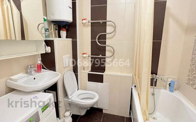 1-комнатная квартира, 50 м², 3/9 этаж посуточно, мкр Юго-Восток — проспект Республики-Муканова Караганда - изображение 1