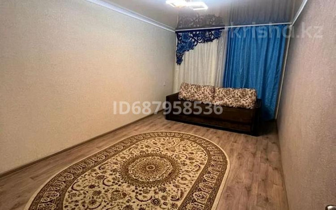 2-комнатная квартира, 50 м², 1/5 этаж посуточно, Маяковского 108 — Напротив магазина DWT Костанай - изображение 1