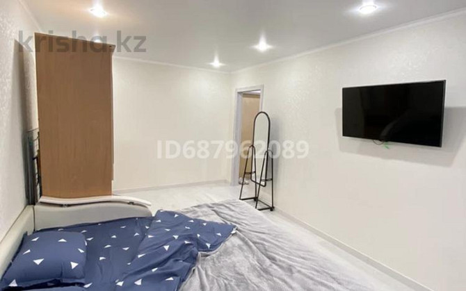 1-комнатная квартира, 30 м², 1/5 этаж посуточно, Исаева 83/1 — Ориентировочно находится возле ТЦ «Га Уральск - изображение 2