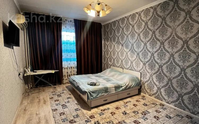 2-комнатная квартира, 46 м², 2/5 этаж посуточно, Мкр Восток-1 5 Караганда - изображение 1