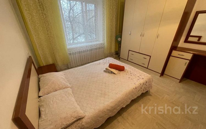 2-комнатная квартира, 50 м², 2/5 этаж посуточно, мкр Центральный 112 — Валиханова Атырау - изображение 5