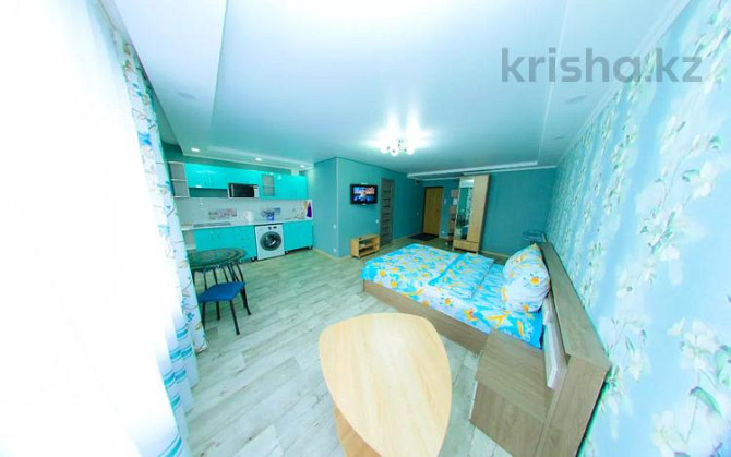 1-комнатная квартира, 40 м², 3 этаж посуточно, Аэузова 41 Усть-Каменогорск - изображение 1