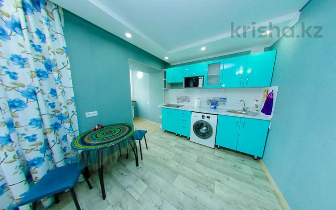 1-комнатная квартира, 40 м², 3 этаж посуточно, Аэузова 41 Усть-Каменогорск - изображение 2