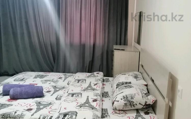 2-комнатная квартира, 70 м², 4/10 этаж посуточно, 9 микрорайон 79 Temirtau - photo 1