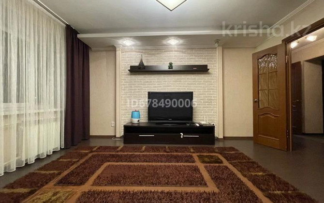 2-комнатная квартира, 60 м², 2/9 этаж посуточно, Протозанова 107 — Набережная Славского Усть-Каменогорск - изображение 1