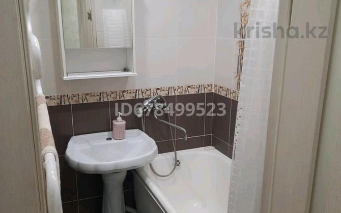 1-комнатная квартира, 35 м², 2/5 этаж посуточно, Михаелиса 12/1 Усть-Каменогорск - изображение 2
