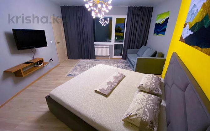 1-комнатная квартира, 41.1 м², 8/12 этаж посуточно, Каныша Сатпаева 55/13 Усть-Каменогорск - изображение 2