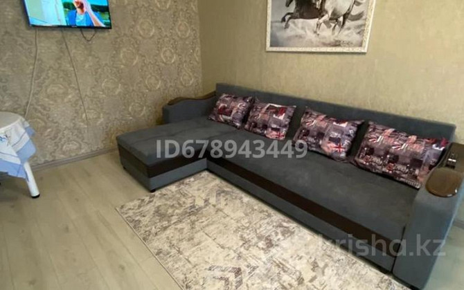 2-комнатная квартира, 44 м², 2/4 этаж посуточно, Момышулы 58 — Магазин Шик Темиртау - изображение 1