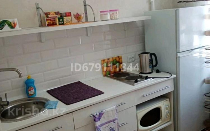 2-комнатная квартира, 45 м², 2/5 этаж посуточно, Казахстан 92 — Центральный рынок Усть-Каменогорск - изображение 3