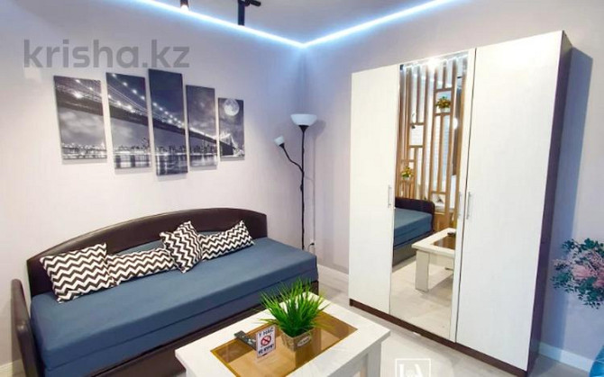 1-комнатная квартира, 35 м², 4/5 этаж посуточно, Можайского Караганда - изображение 6