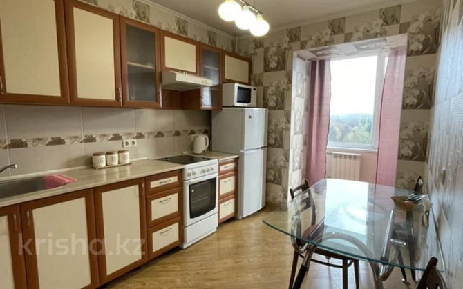 1-комнатная квартира, 38 м², 7/9 этаж посуточно, Крылова 66 — Набережная славского Усть-Каменогорск - изображение 5