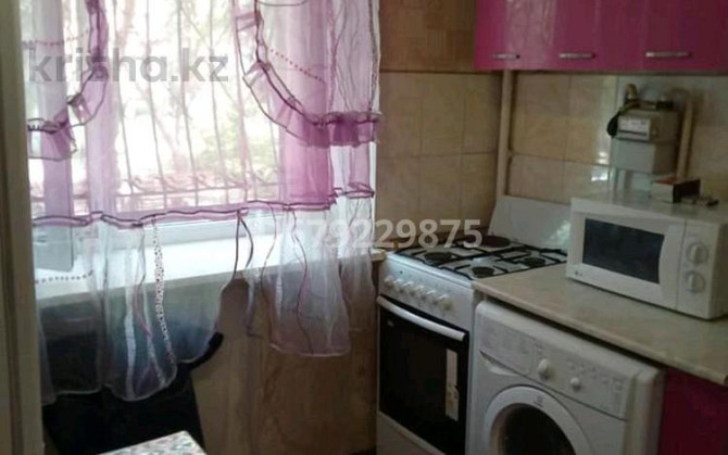 2-комнатная квартира, 48 м², 1/5 этаж посуточно, мкр Новый Город, Ермекого Караганда - изображение 3