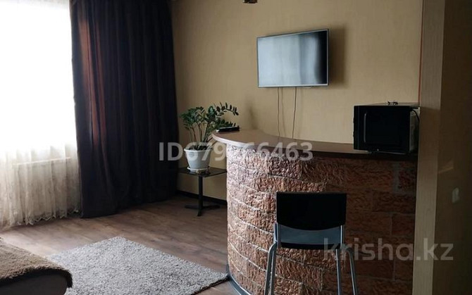 1-комнатная квартира, 38 м², 4/10 этаж посуточно, мкр Юго-Восток, 27й микрорайон 9 — Район Новой Кор Караганда - изображение 1