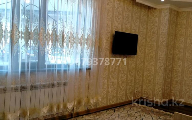 2-комнатная квартира, 70 м², 3/9 этаж посуточно, мкр Нурсат 2 14 — Аргынбекова Шымкент - изображение 3