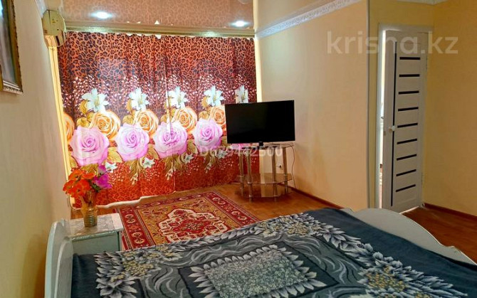 1-комнатная квартира, 32 м², 3/5 этаж посуточно, Махамбета 128 — Азаттык Atyrau - photo 1